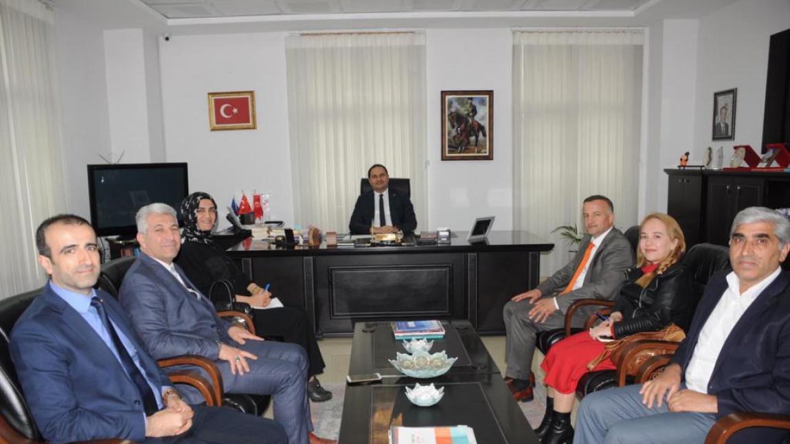 İlçe Milli Eğitim Müdürümüz Sayın Murat ÇELİK Halk Eğitimi Merkezi Müdürlerini makamında ağırladı.